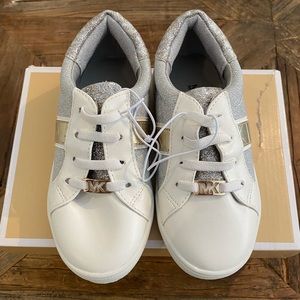 New Michael Kors Girls Sneakers Size 10